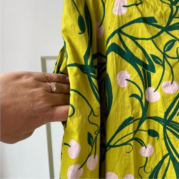 Maeve Puff-Sleeve Sweetheart Dress in Cherry Chartreuse - Picture 4 of 13